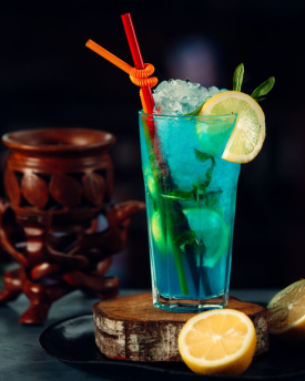 blue-iced-cocktail-with-lemon-sl